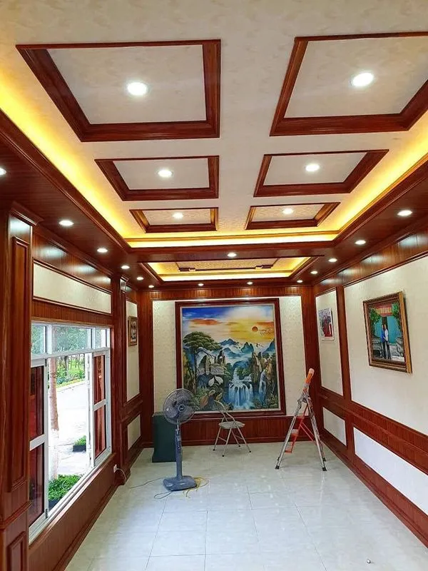 Mẫu nhà ốp nhựa hiện đại, kết hợp tấm PVC vân gỗ và vân đá