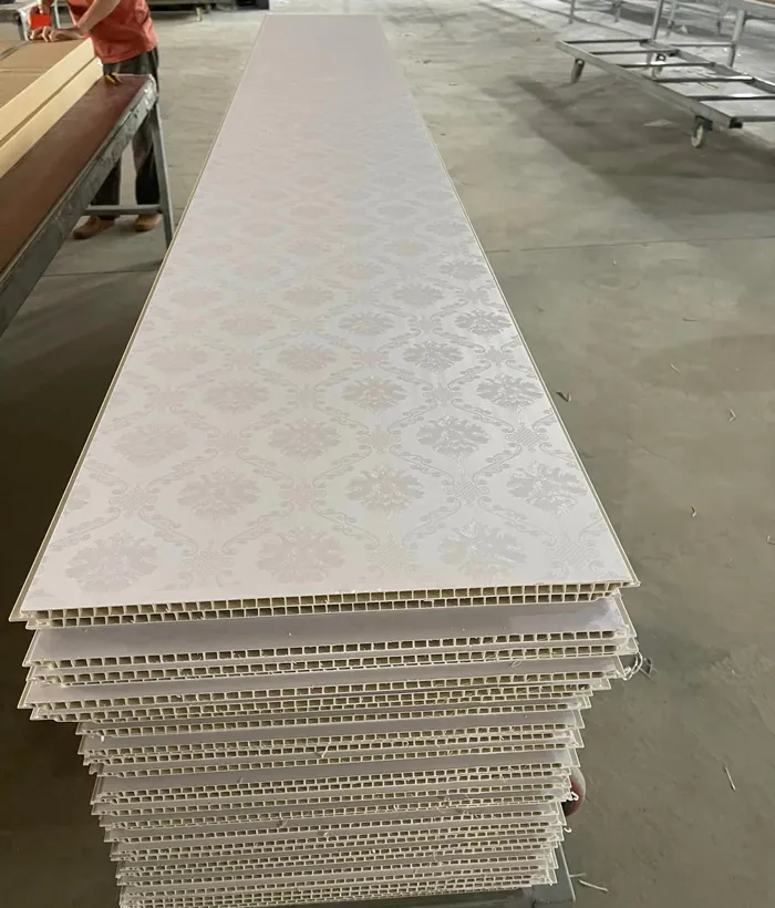 Mẫu tấm nhựa ốp tường hoa văn sang trọng