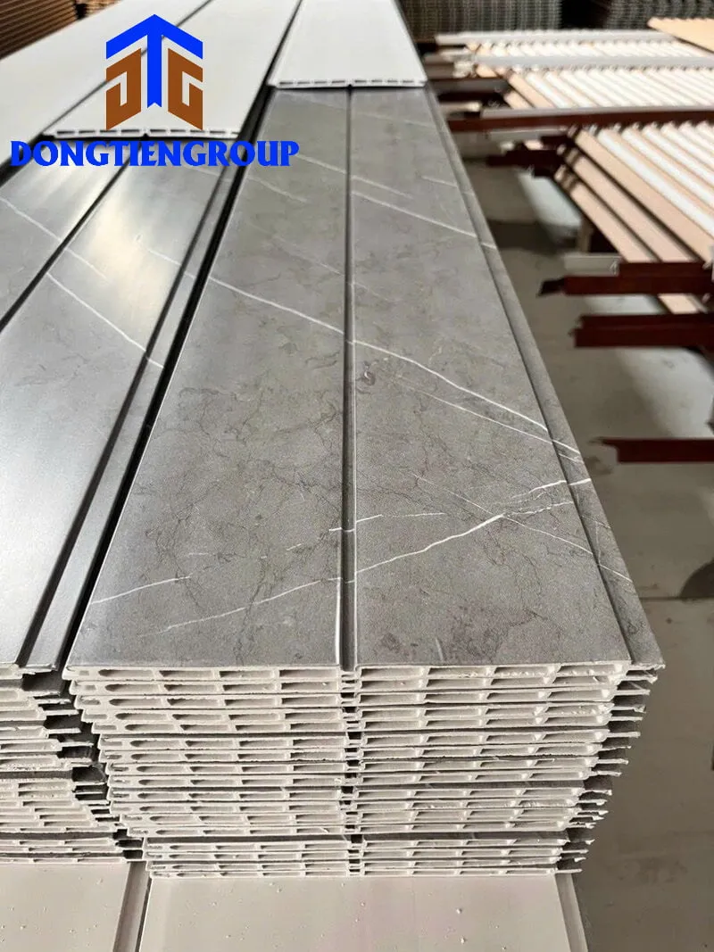 Mẫu tấm nhựa PVC ngăn phòng với họa tiết vân đá tự nhiên, sang trọng