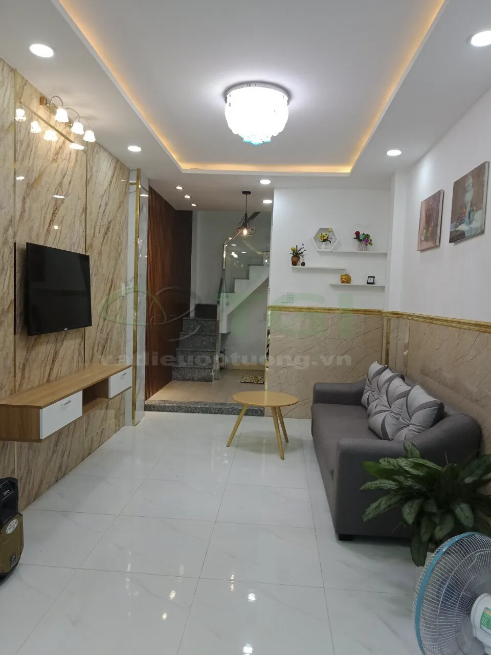 Mẫu tấm nhựa PVC vân đá, minh họa sự đa dạng của vật liệu nhựa tổng hợp