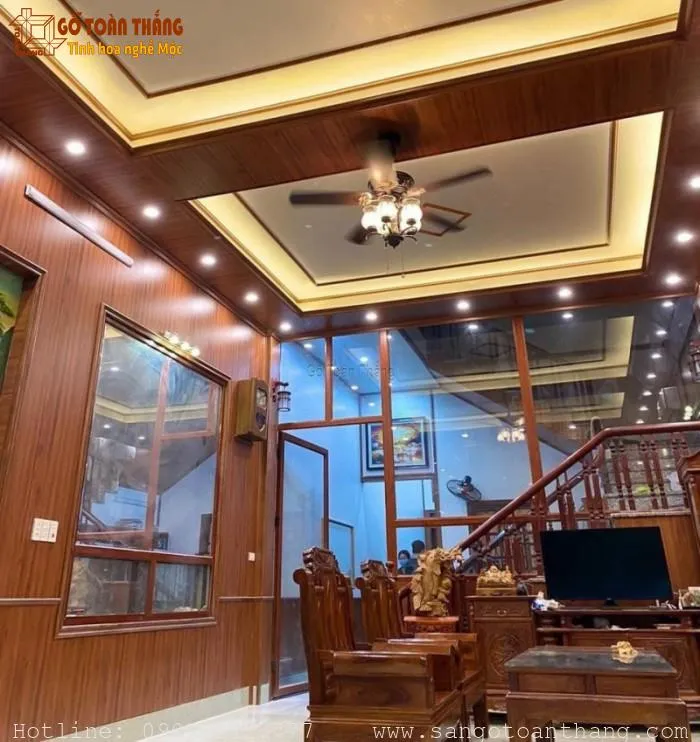 Mẫu trần nhựa Nano hiện đại cho phòng khách rộng