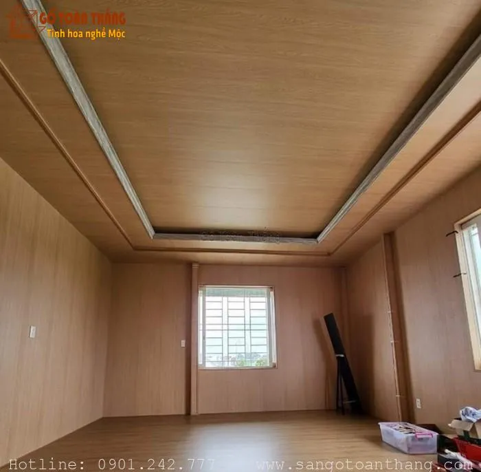 Mẫu trần nhựa Nano phong cách hiện đại với đèn led âm trần