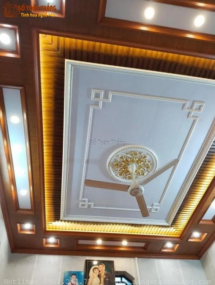 Mẫu trần nhựa Nano vân gỗ sáng cho không gian mở