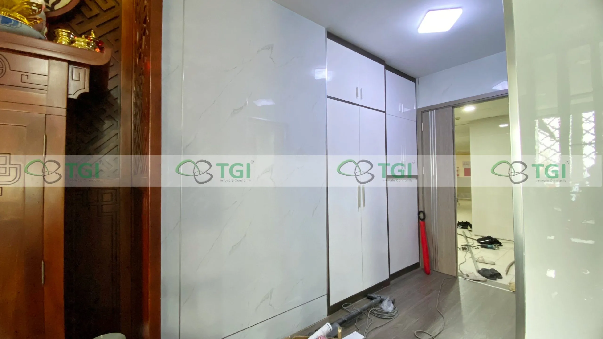 mẫu ứng dụng tấm pvc vân đá phòng khách 01