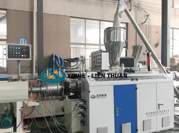Máy đùn nhựa PVC công nghiệp hiện đại