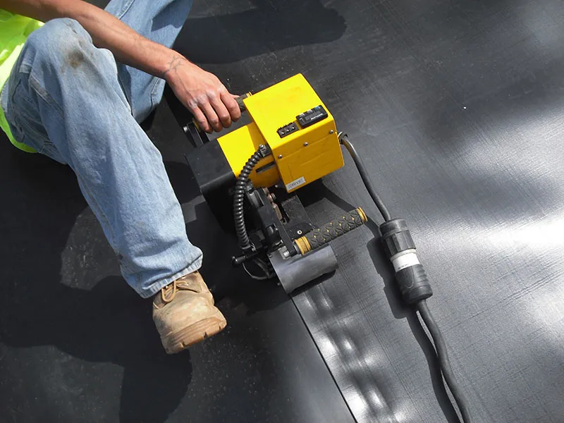 Máy hàn ép nóng tự động cho màng chống thấm HDPE