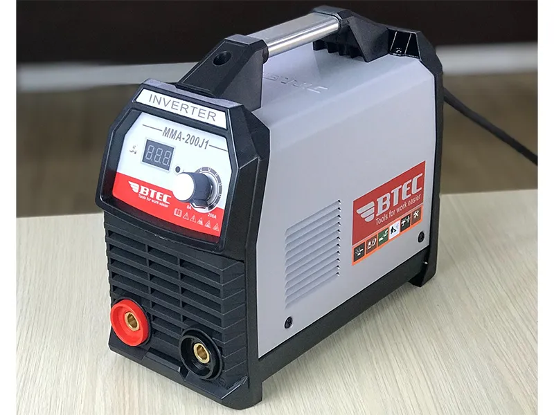 Máy hàn Inverter BTEC MMA-200J1 thiết kế xách tay tiện lợi