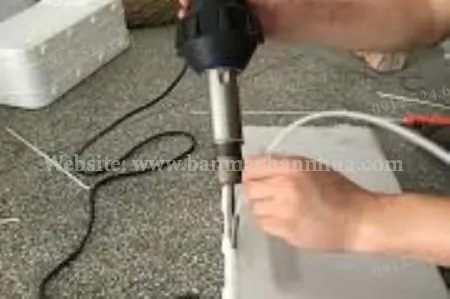 Máy hàn nhựa cầm tay LST1600A khi thi công
