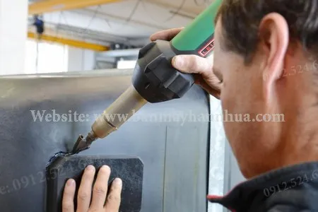 Máy hàn nhựa cầm tay Triac ST trong ứng dụng chuyên nghiệp