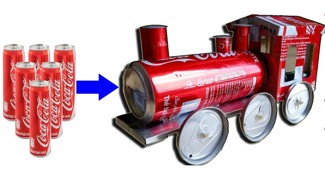 Mô hình tàu hỏa tỉ mỉ được làm từ lon Coca-Cola, đòi hỏi sự khéo léo và kiên nhẫn, tạo ra một món đồ chơi độc đáo.