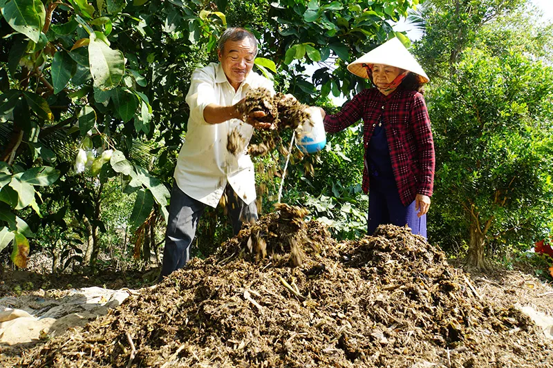 Mô hình ủ phân hữu cơ từ phế thải nông nghiệp, giảm thiểu rác thải