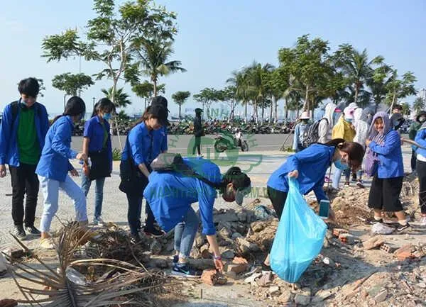 Mỗi cá nhân đóng vai trò quan trọng trong việc xử lý rác thải sinh hoạt