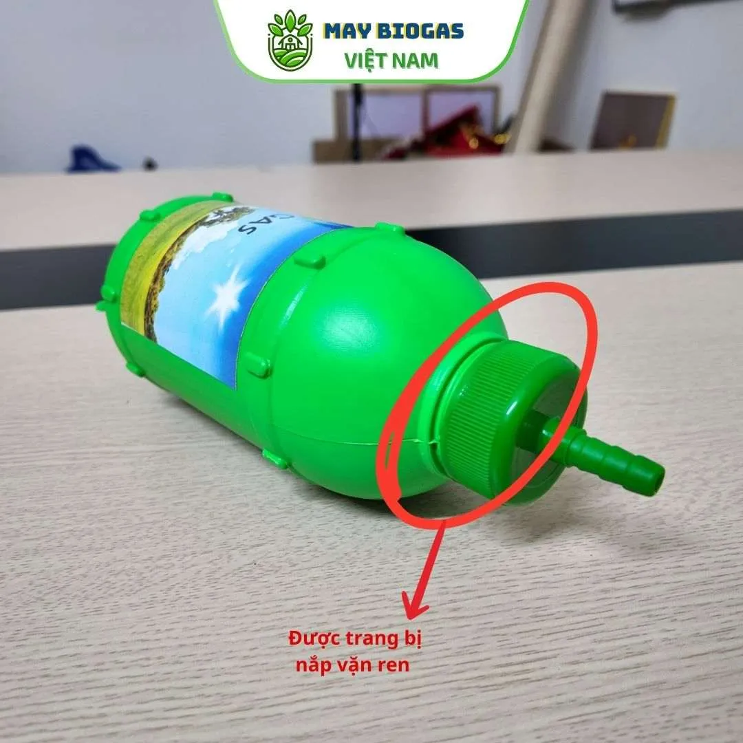 Nắp vặn ren kín khít của bình lọc khí biogas, giúp dễ dàng tháo lắp để kiểm tra và thay thế vật liệu lọc bên trong