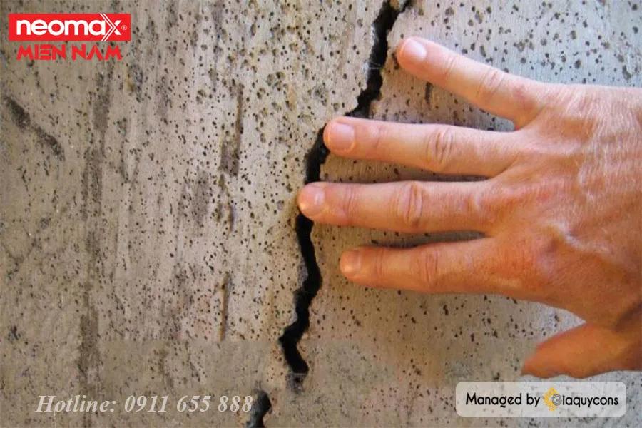 Nguyên nhân bể nước bị nứt