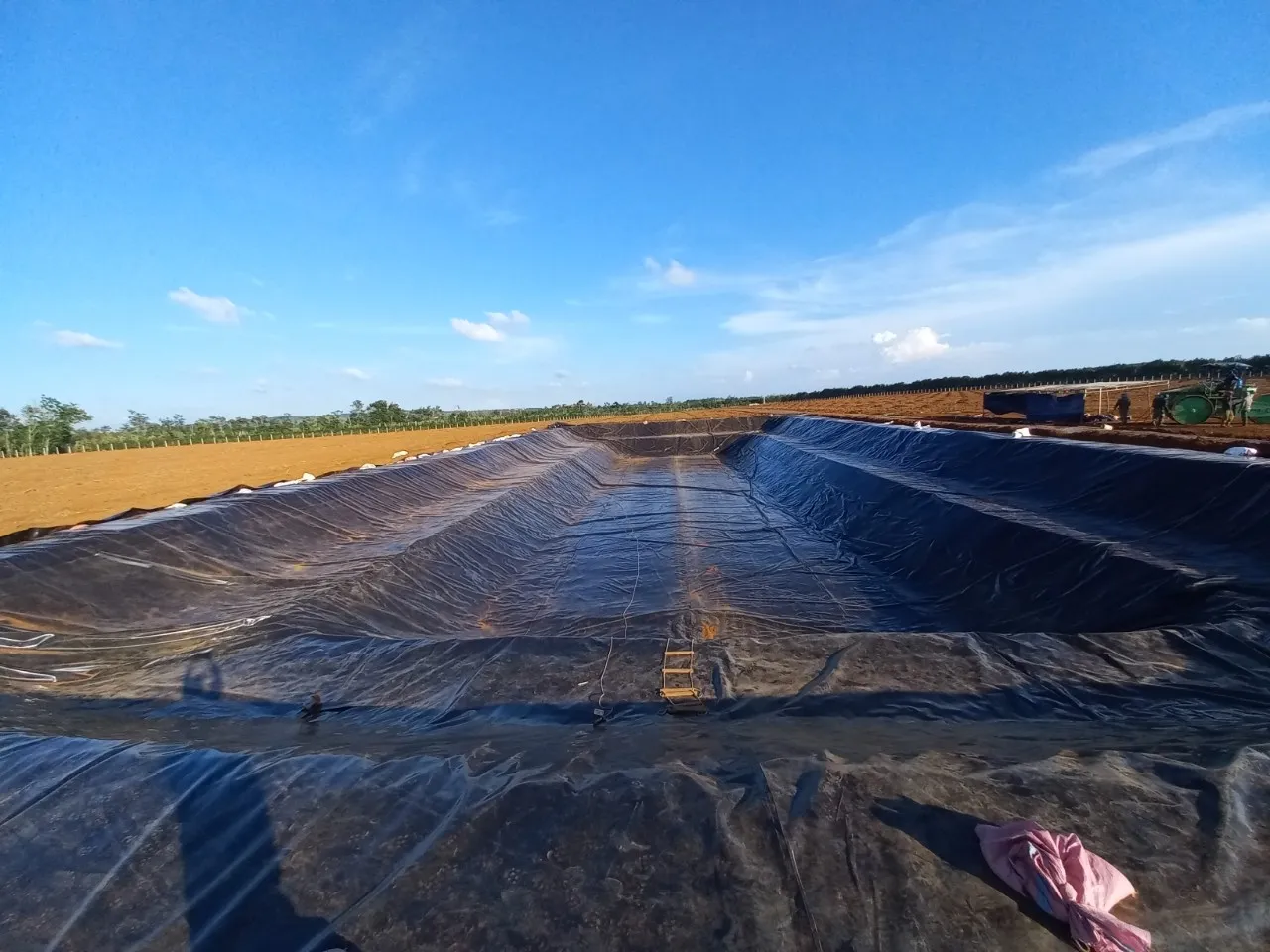 Phát hiện sớm dấu hiệu rò rỉ giúp bảo vệ độ bền bạt lót hồ nuôi tôm HDPE