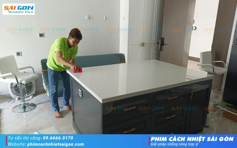 Phim dán mặt bàn TPU cao cấp cho khả năng bảo vệ vượt trội