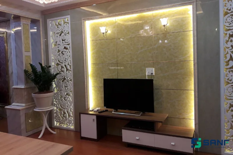 Phối cảnh không gian nội thất sử dụng tấm nhựa ốp tường vân đá cẩm thạch sang trọng, hiện đại.