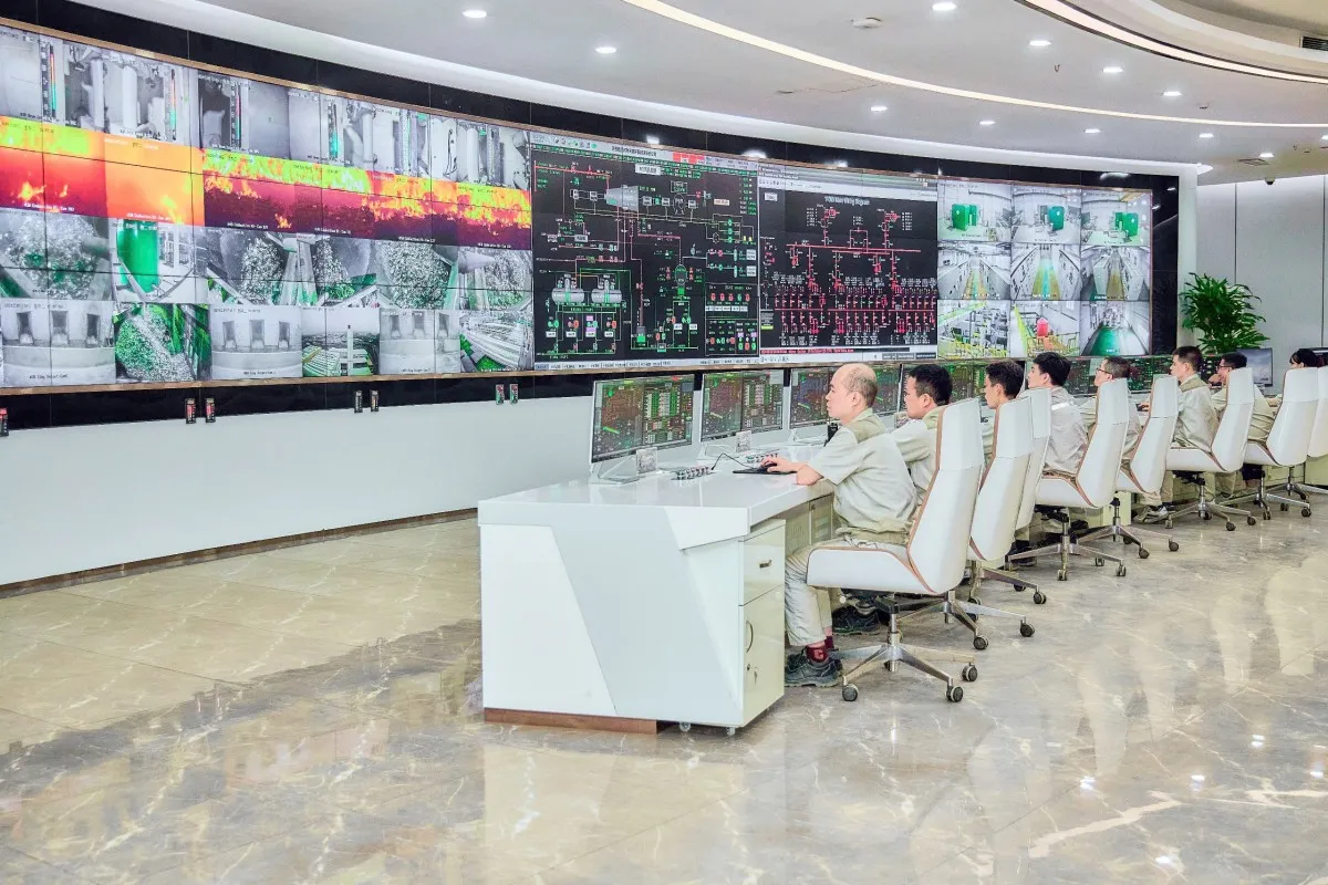 Phòng Điều khiển trung tâm - nơi giám sát và điều khiển toàn bộ hoạt động của Nhà máy điện rác Sóc Sơn