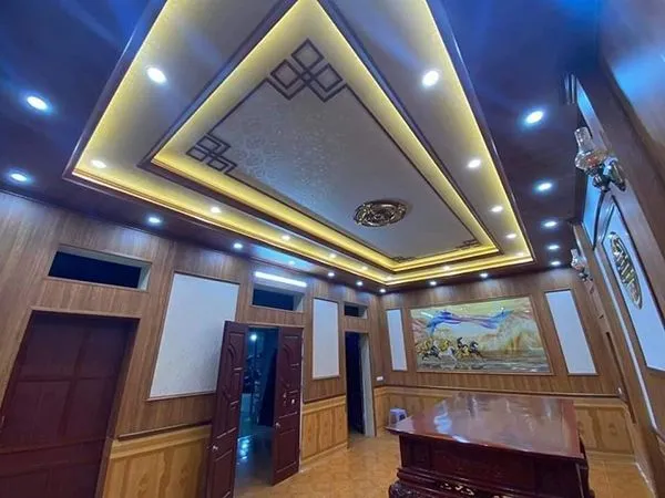 Phòng khách nhà ốp nhựa đẹp với tấm PVC vân đá cẩm thạch