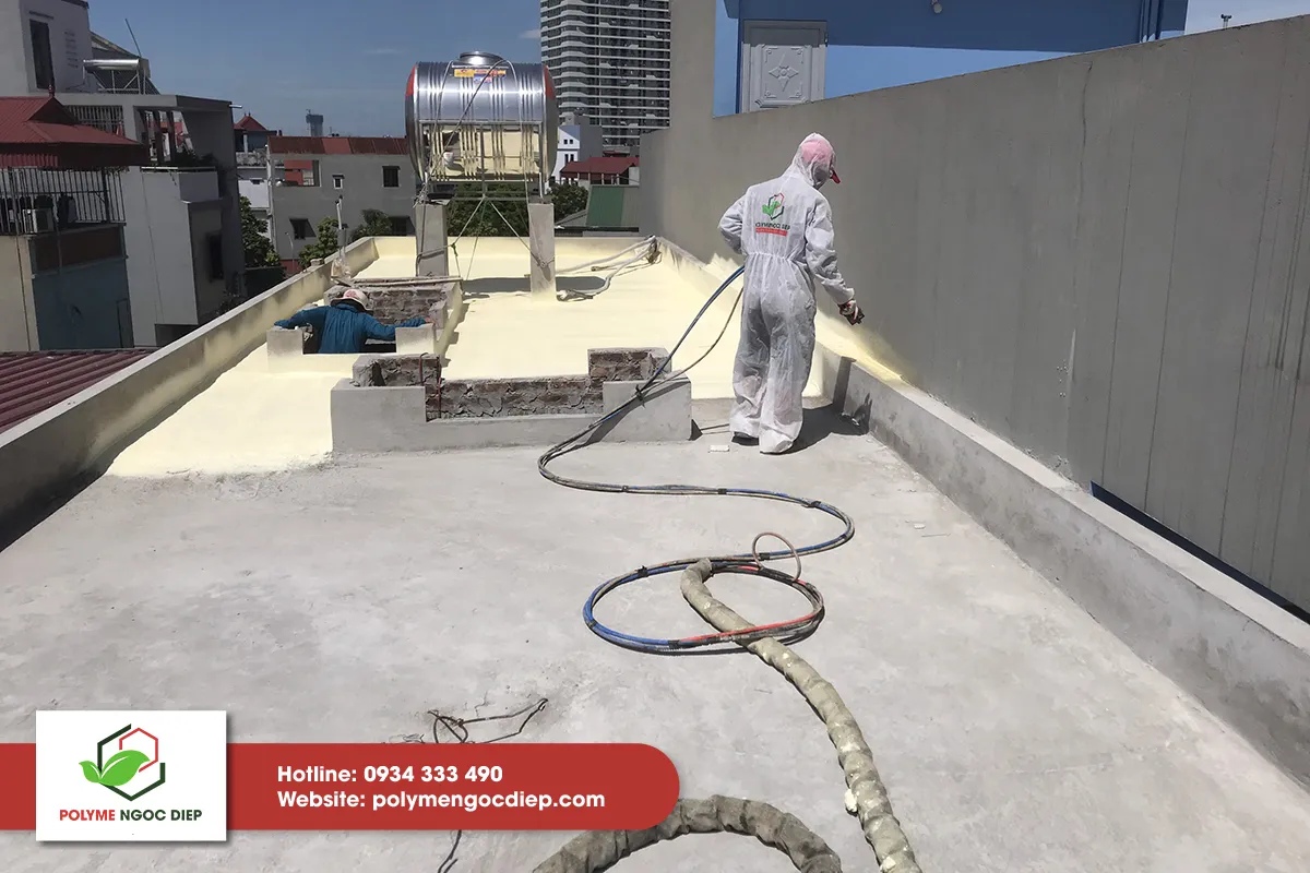 Phun PU Foam áp lực cao là giải pháp cách nhiệt và chống thấm sân thượng tiên tiến