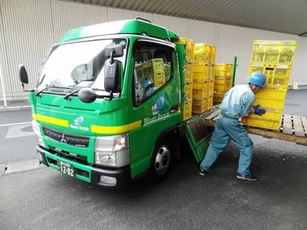 Quy trình tái chế rác thải nhựa công nghiệp thành vật liệu xây dựng và sản phẩm mới tại Nhật Bản