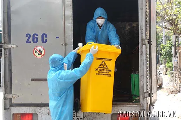 Quy trình thu gom an toàn rác thải nguy hại từ F0 tại phường Chiềng An