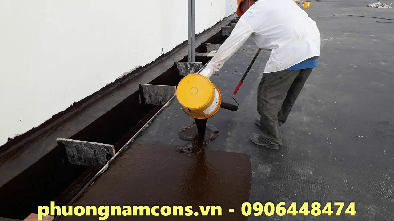 Quy trình ứng dụng Sika chuyên nghiệp để xử lý chống thấm sàn bê tông cho sân thượng.