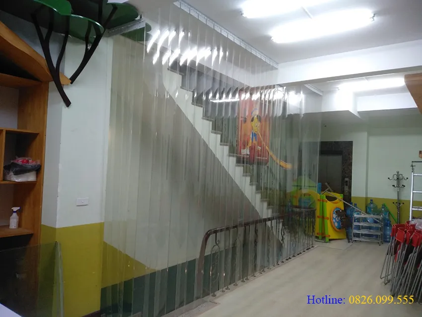Rèm nhựa PVC trong suốt giữ nhiệt cho cầu thang