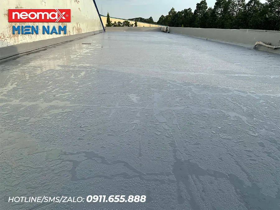 Sơn chống thấm cho sàn mái Neomax 820