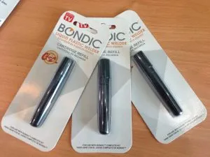 Sử dụng đèn UV để làm khô và cố định mối hàn nhựa Bondic