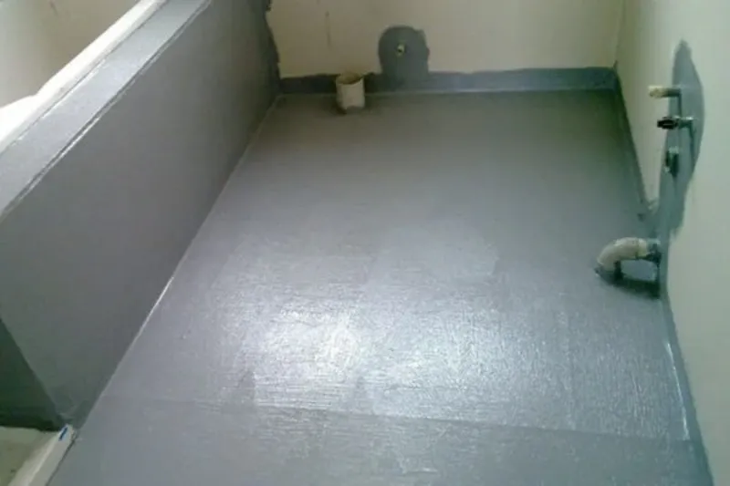 Sử dụng vữa chống thấm toilet, nhà tắm cần thêm phụ gia và nước để có độ sệt lý tưởng