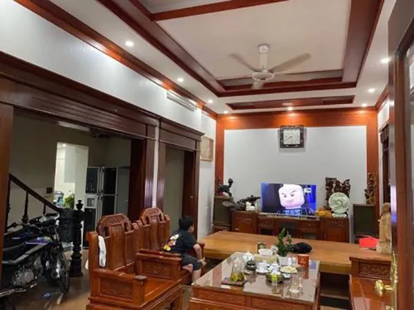 Sự kết hợp tinh tế giữa tấm ốp nhựa và đồ nội thất