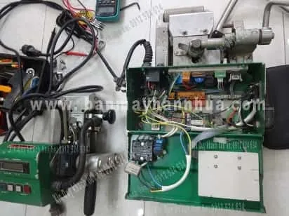 Sửa chữa máy ép nhựa Demtech và máy hàn bạt chống thấm, khôi phục hiệu suất thiết bị