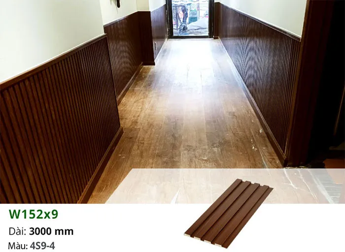 Tấm nhựa giả gỗ lam sóng 4 ốp chân tường màu nâu, tạo điểm nhấn ấm cúng cho không gian.