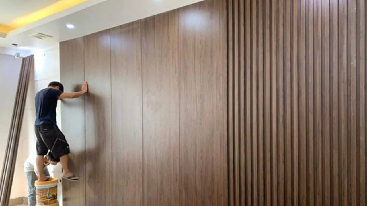 Tấm nhựa ốp tường giả gỗ PVC