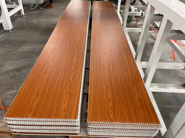 tấm nhựa ốp tường giá rẻ
