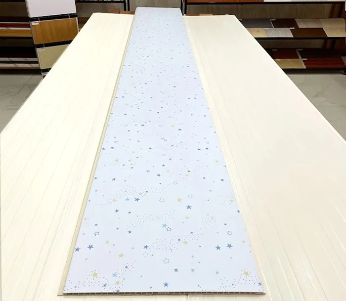 Tấm nhựa ốp tường Nano màu trắng với họa tiết ngôi sao độc đáo, tạo điểm nhấn ấn tượng