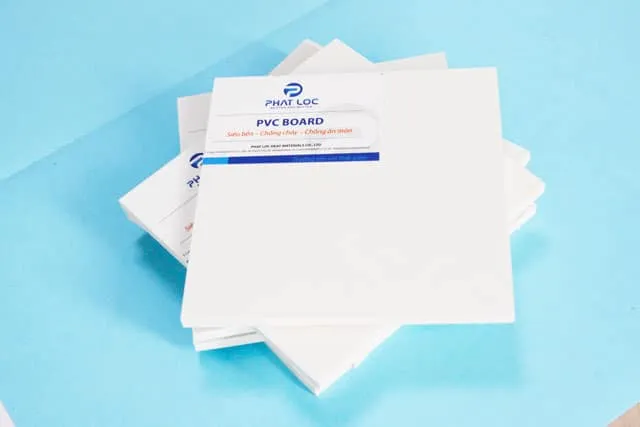 Tấm nhựa PVC dày màu trắng dùng trong công nghiệp và môi trường