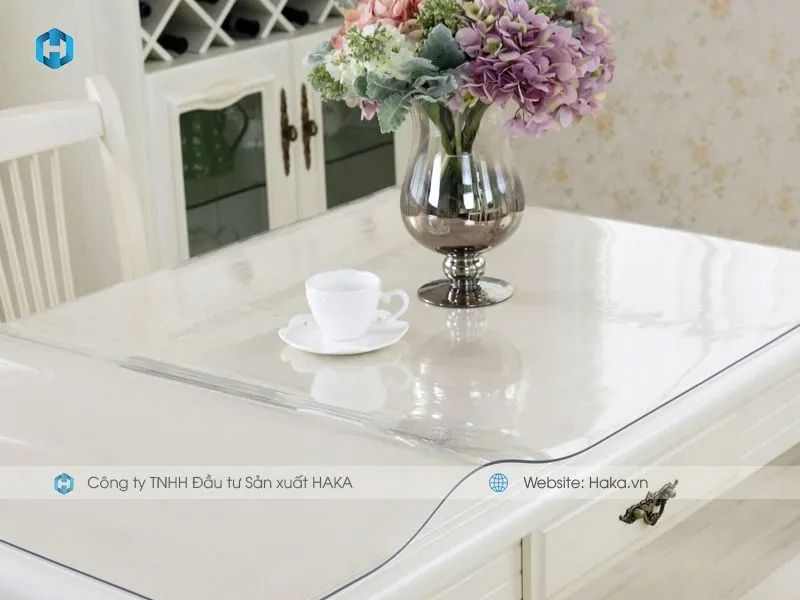 Tấm nhựa PVC trải bàn giúp bảo vệ độ mới của sản phẩm