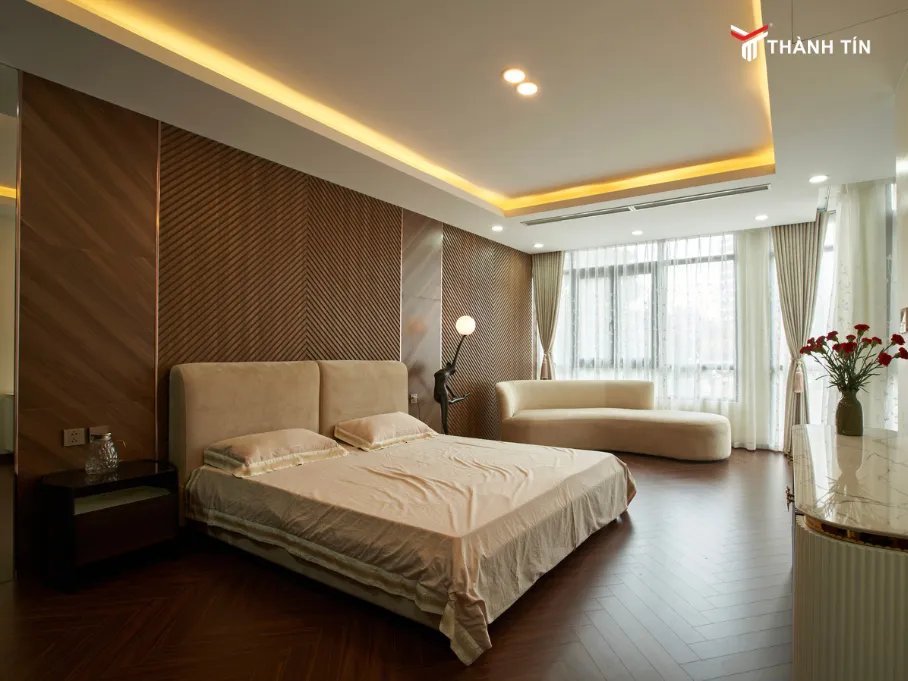 Tấm ốp nhựa phòng ngủ có thể bị trầy xước và bạc màu theo thời gian sử dụng