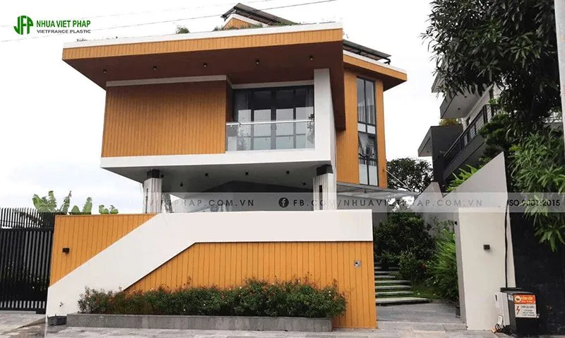 tấm ốp tường ngoài trời gỗ nhựa màu vàng gỗ