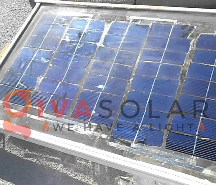 Tấm pin mặt trời hoàn chỉnh với các solar cell được đóng gói và bảo vệ trong khung nhôm