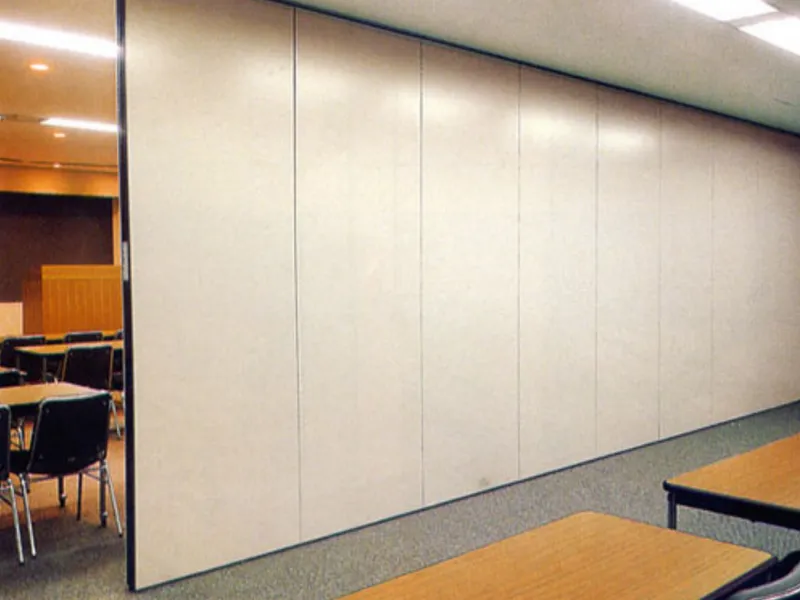 Tấm vách ngăn nhựa PVC khổ lớn được sử dụng trong văn phòng rộng