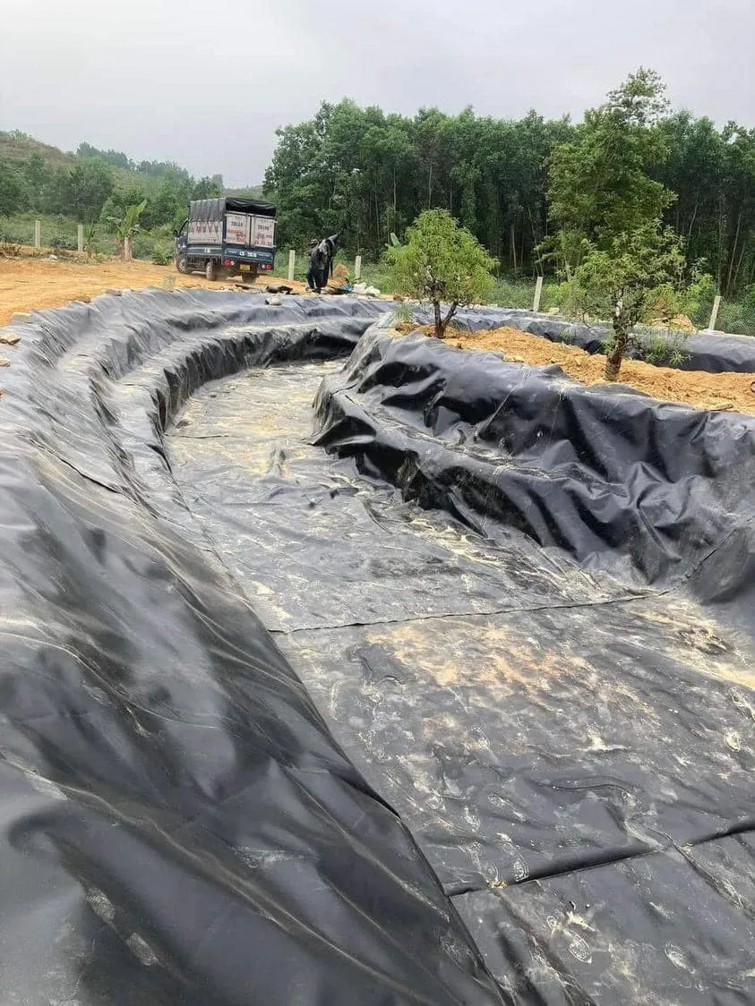 Thi công bạt HDPE cho công trình thủy lợi