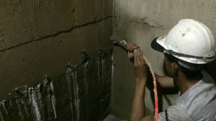 Thi công chống thấm ngược bằng foam, một giải pháp tiên tiến cho các trường hợp khó.