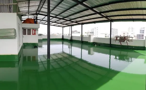 Thi công chống thấm sàn mái bằng polyurethane cho sân thượng hiệu quả