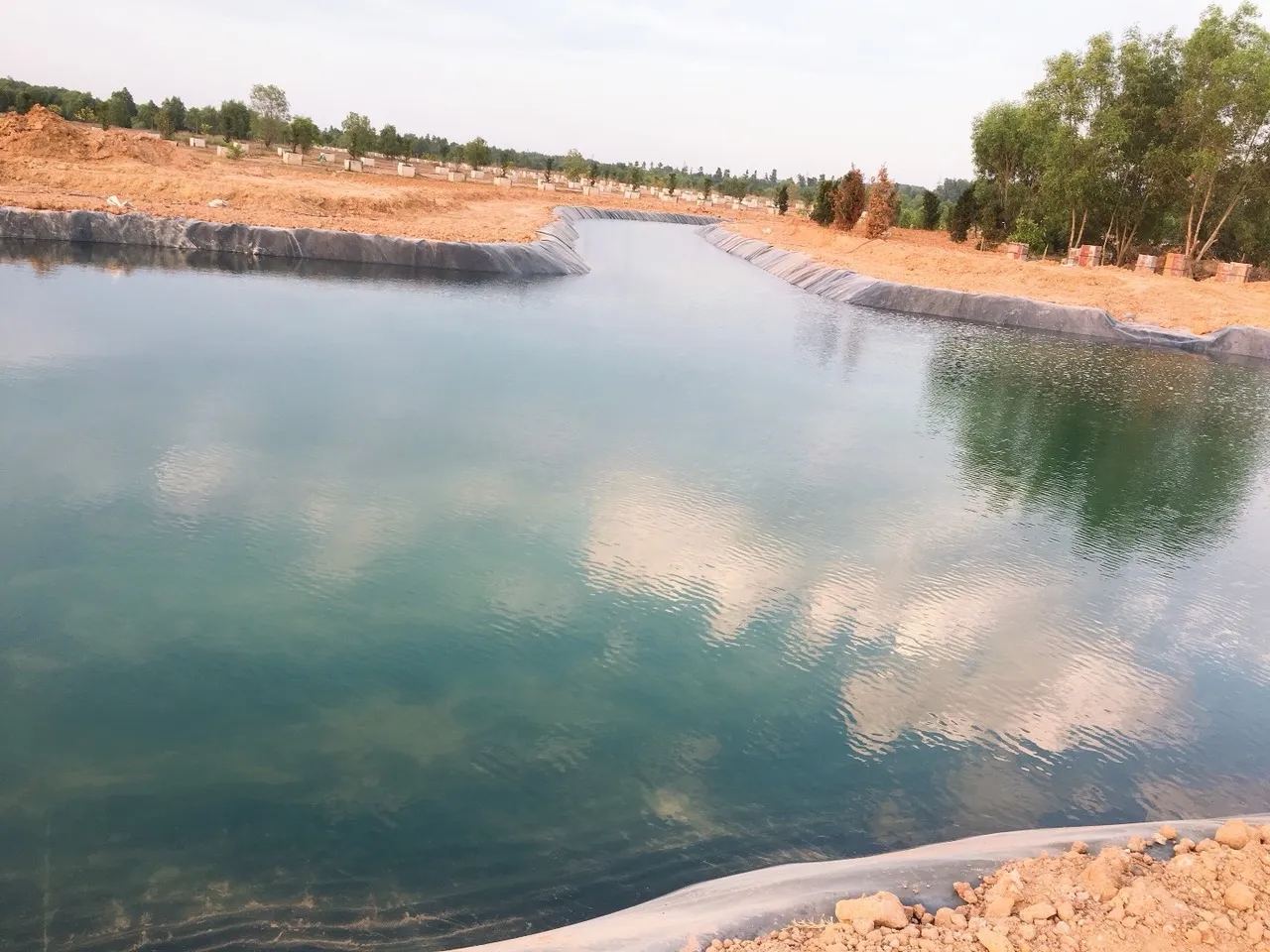 Thi công hàn màng HDPE kênh mương dẫn nước