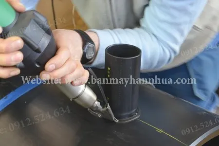Thi công hàn tấm nhựa bằng máy hàn Triac ST