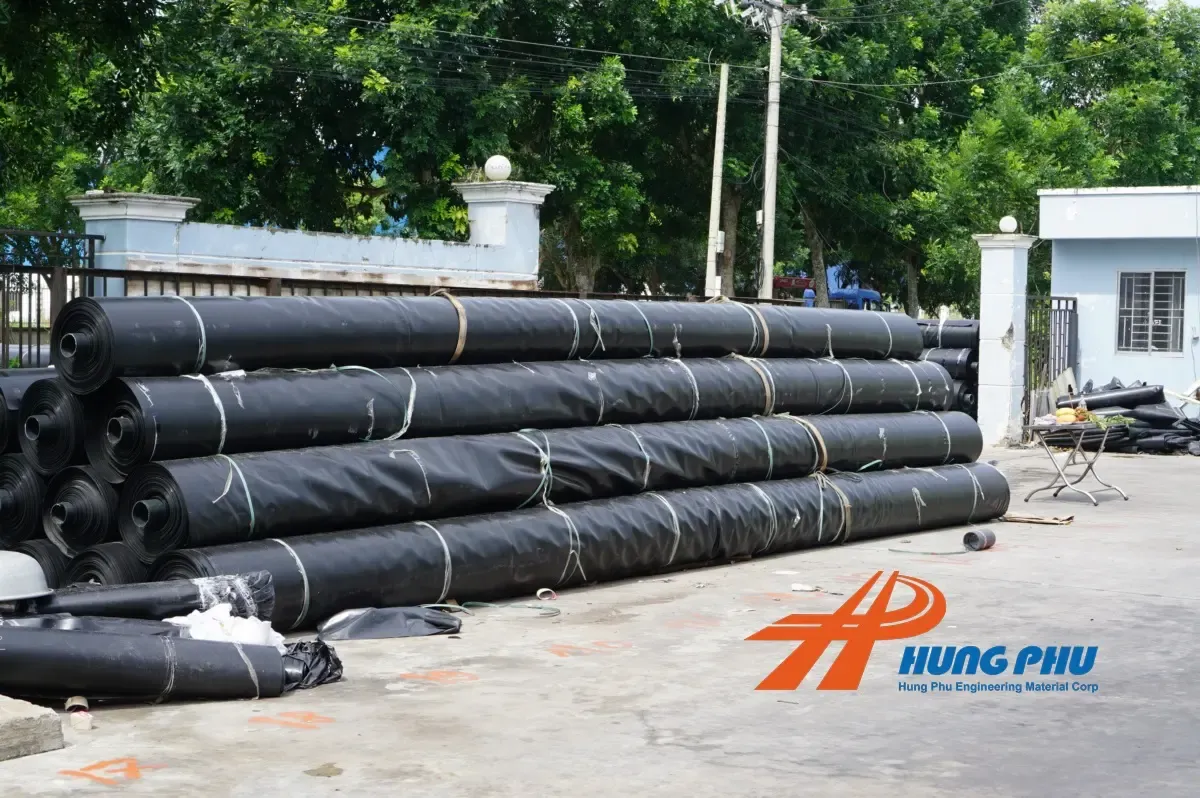 Thi công màng HDPE với máy hàn và quy trình chuẩn mực