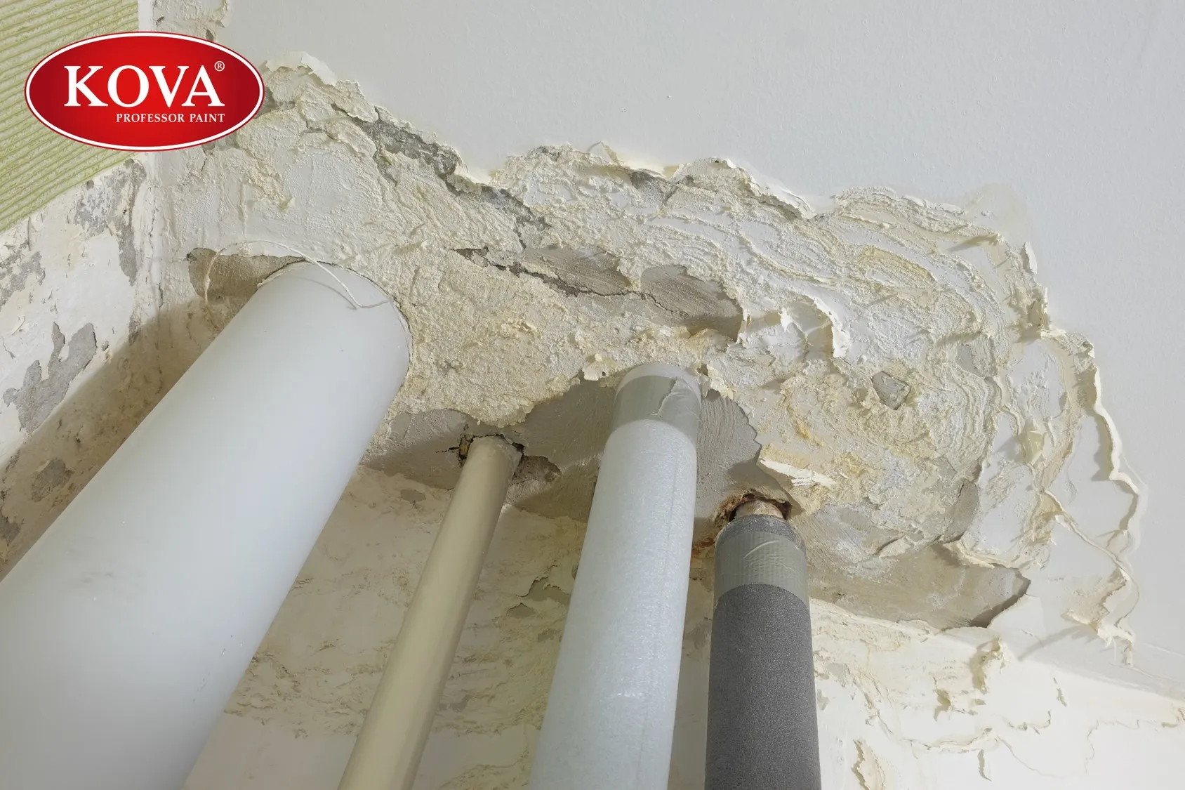 Thi công ốp lát gạch và lắp đặt thiết bị vệ sinh sai kỹ thuật làm tăng nguy cơ thấm dột